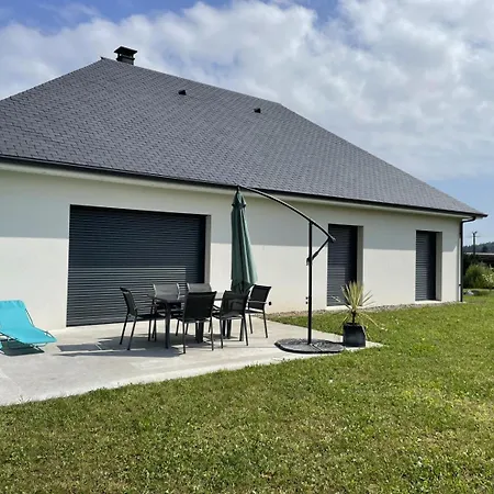 Maison Neuve Face Aux Pyrenees Feriehus
