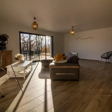Maison Neuve Face Aux Pyrenees Feriehus