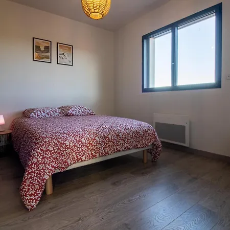 Maison Neuve Face Aux Pyrenees Feriehus *