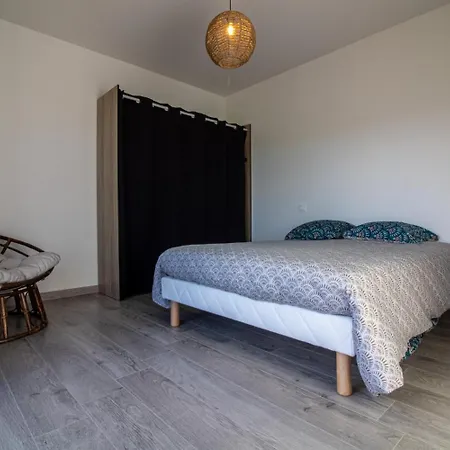 Feriehus Maison Neuve Face Aux Pyrenees *