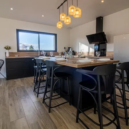 Maison Neuve Face Aux Pyrenees * Loucrup