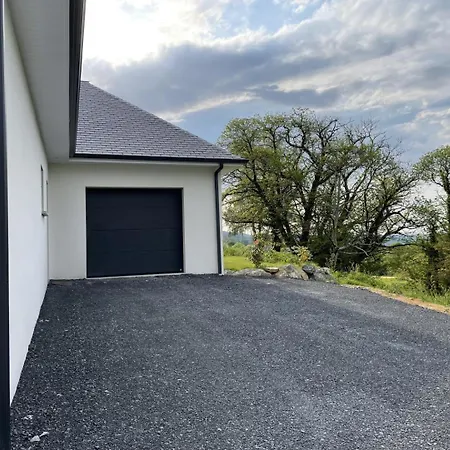 Maison Neuve Face Aux Pyrenees