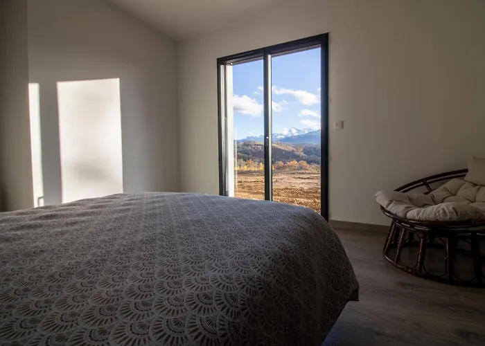 Maison Neuve Face Aux Pyrenees Prázdninový dům *