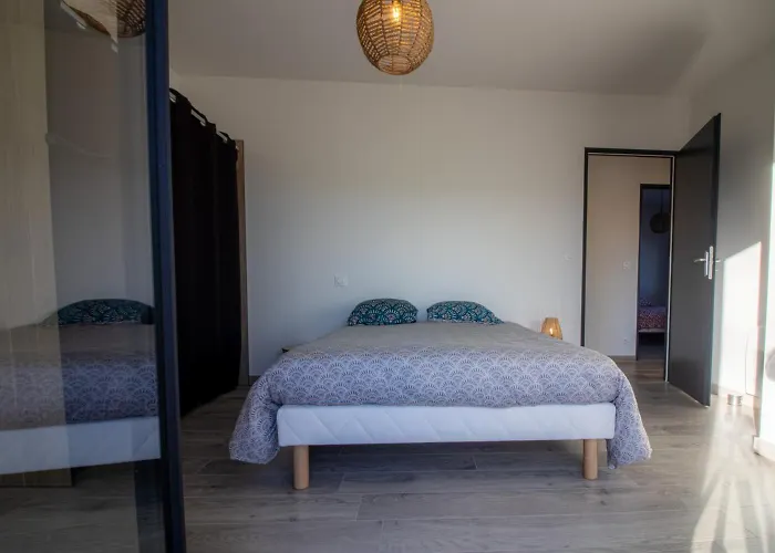 Maison Neuve Face Aux Pyrenees * Loucrup