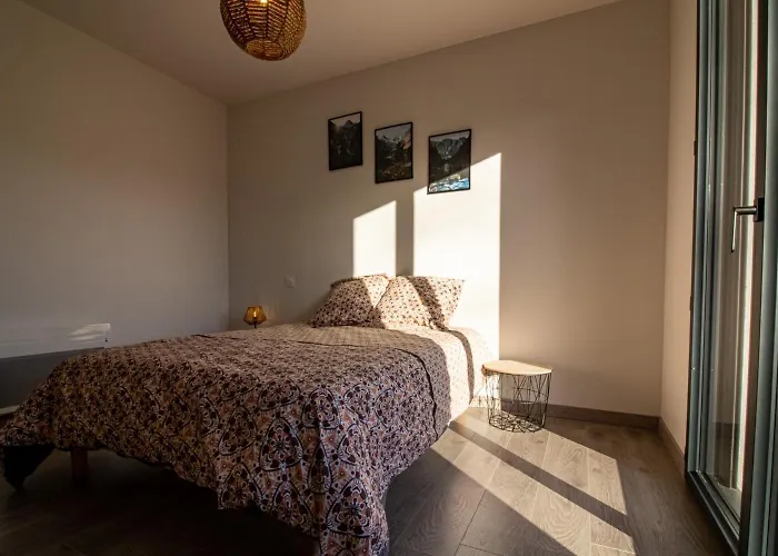 Maison Neuve Face Aux Pyrenees Prázdninový dům *