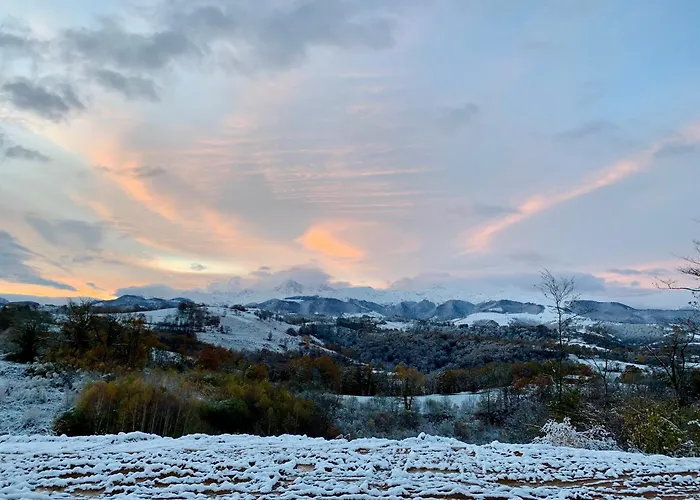 Maison Neuve Face Aux Pyrenees *