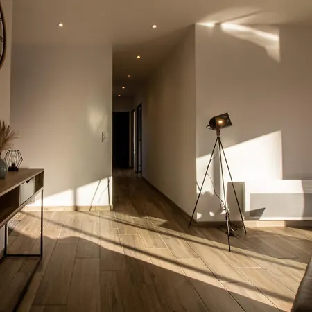 Maison Neuve Face Aux Pyrenees Holiday home
